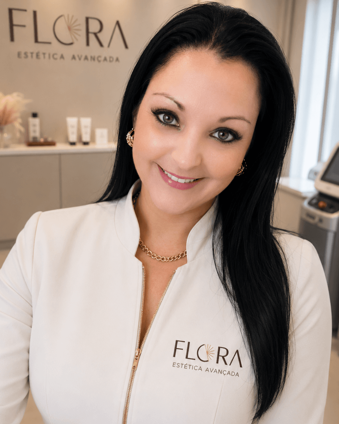 Vanessa Scherer, profissional da equipe FLORA Estética Avançada